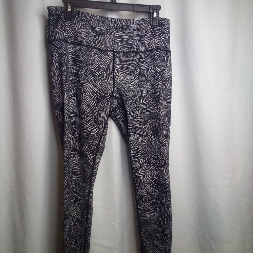 Z by Zella Leggings L Women Cropped Capri Active Athletic Black White